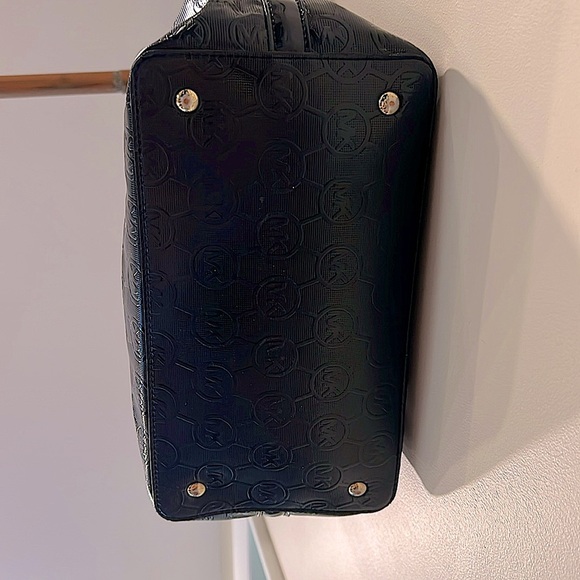š„Michael Kors Black Patent  Tote Bagš„ - Picture 4 of 9